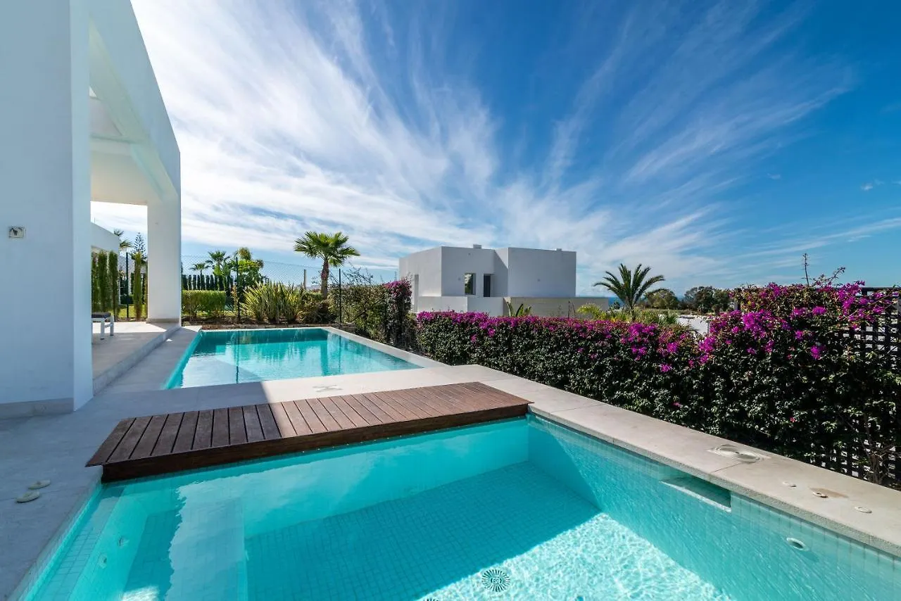 New Luxurious 4-Bdrm Villa Next To Beach/Golf — La Finca Marbella