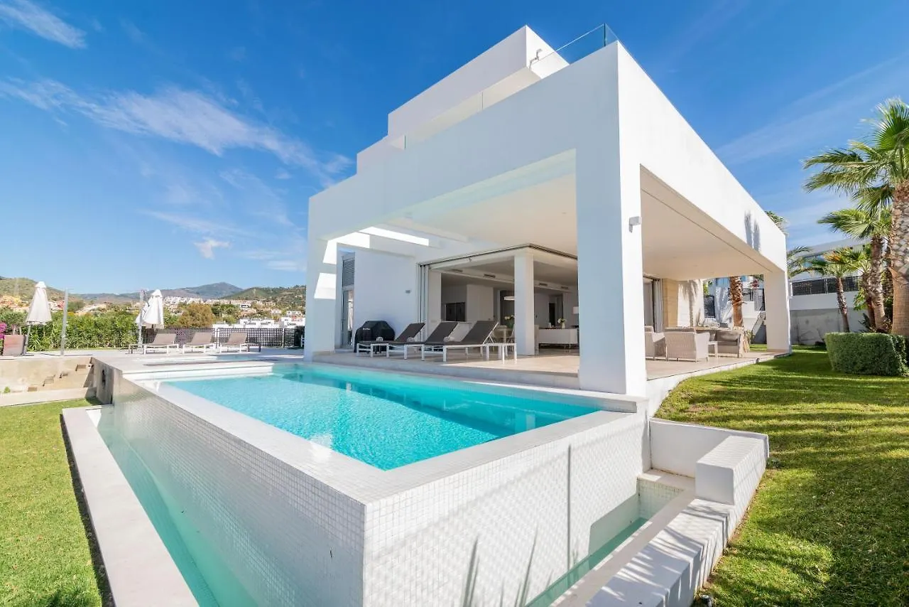 New Luxurious 4-Bdrm Villa Next To Beach/Golf — La Finca Marbella 0*,