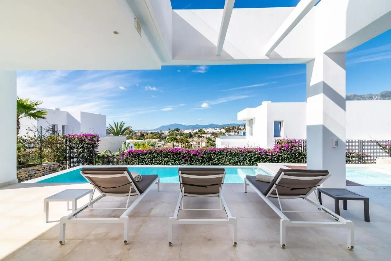 New Luxurious 4-Bdrm Villa Next To Beach/Golf — La Finca Marbella