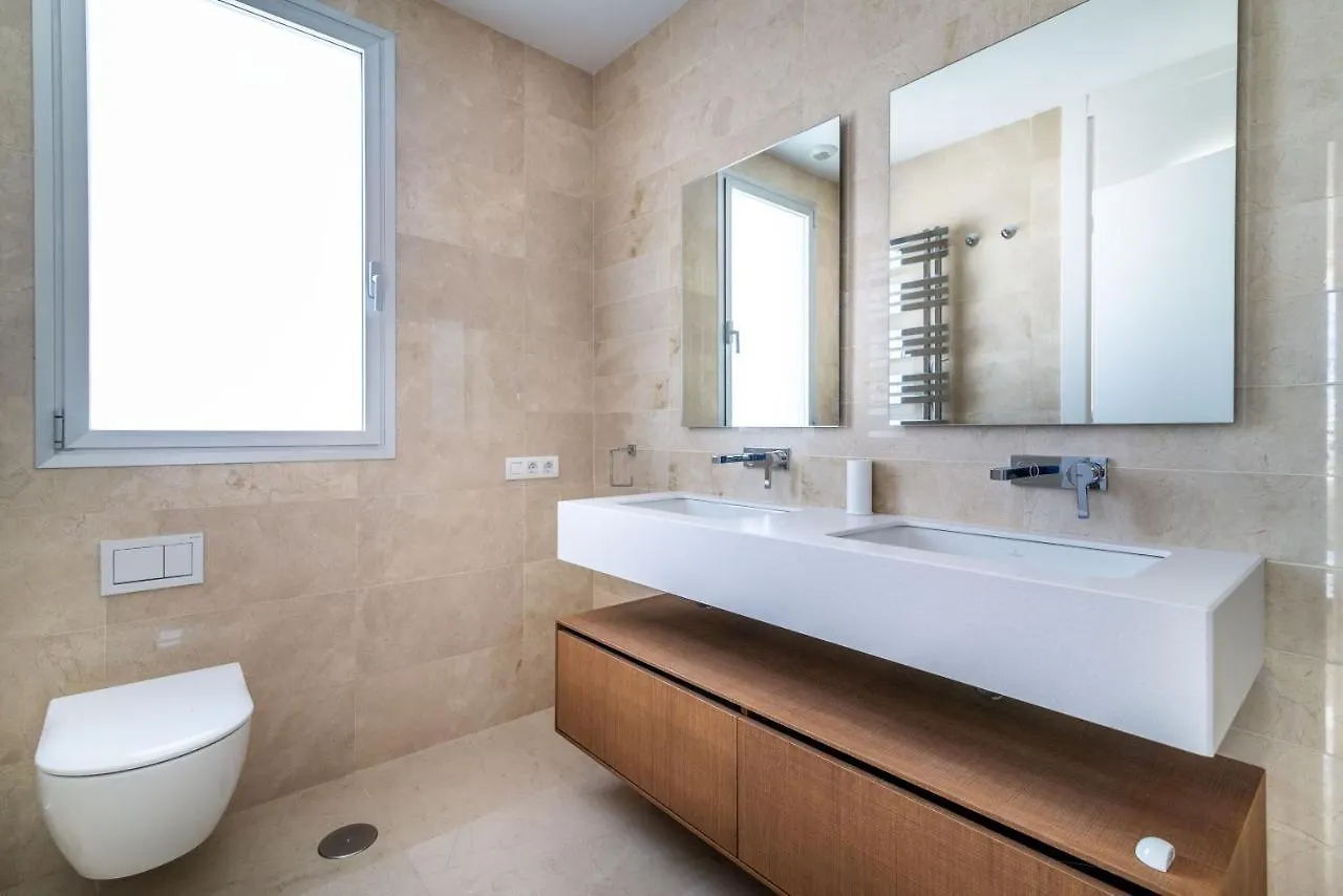 New Luxurious 4-Bdrm Villa Next To Beach/Golf — La Finca Marbella