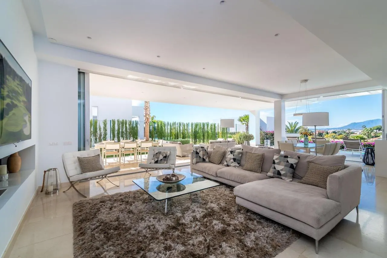 New Luxurious 4-Bdrm Villa Next To Beach/Golf — La Finca Marbella