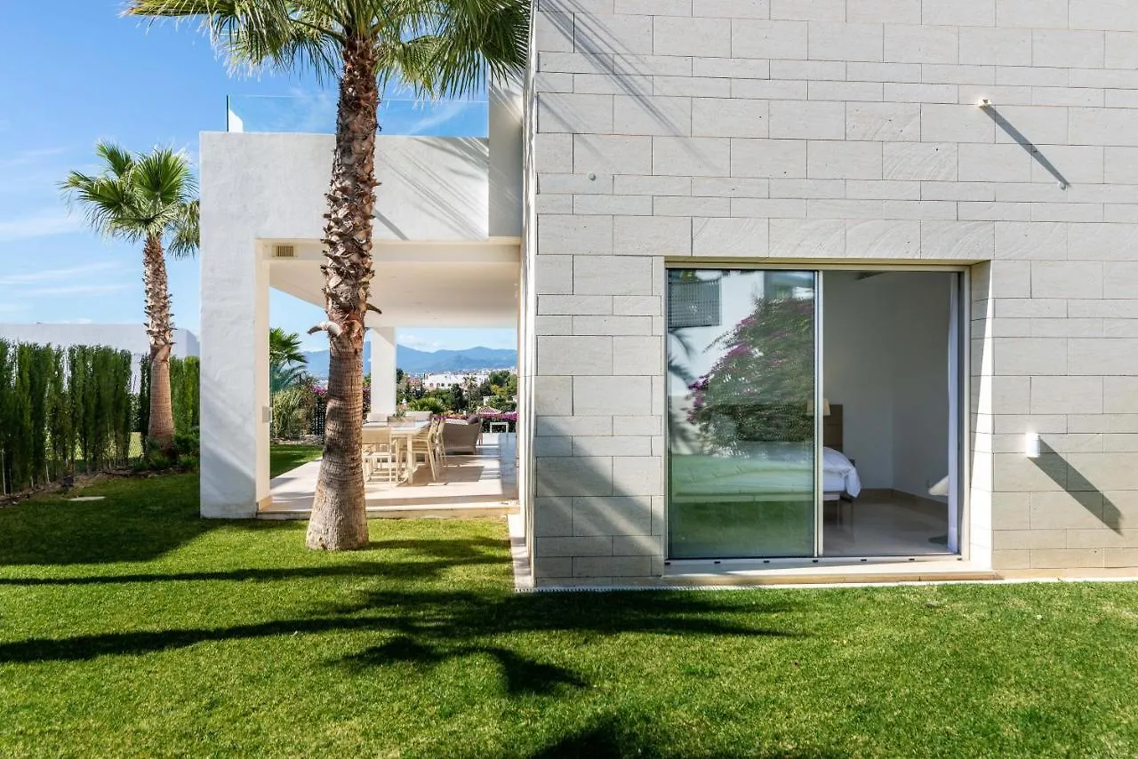 New Luxurious 4-Bdrm Villa Next To Beach/Golf — La Finca Marbella