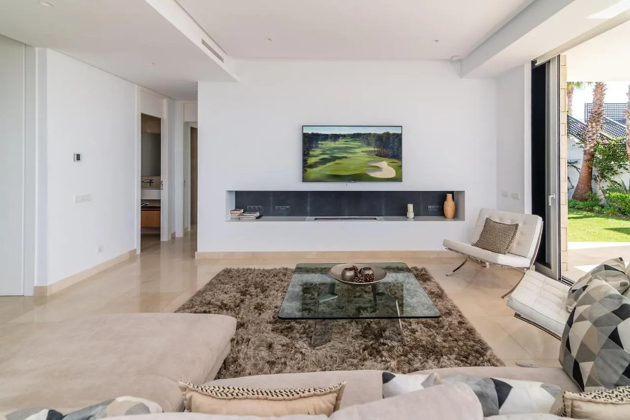 New Luxurious 4-Bdrm Villa Next To Beach/Golf — La Finca Marbella