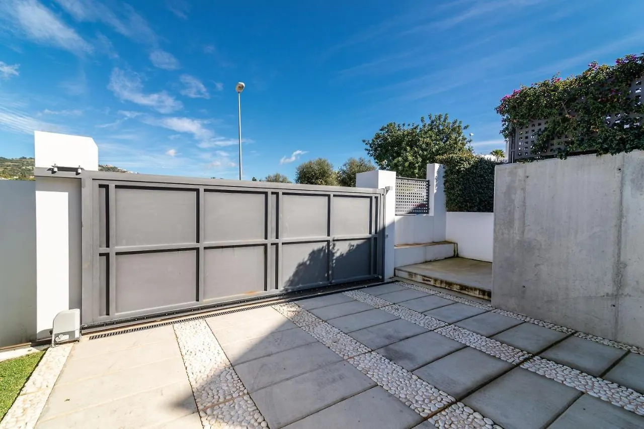 New Luxurious 4-Bdrm Villa Next To Beach/Golf — La Finca Marbella
