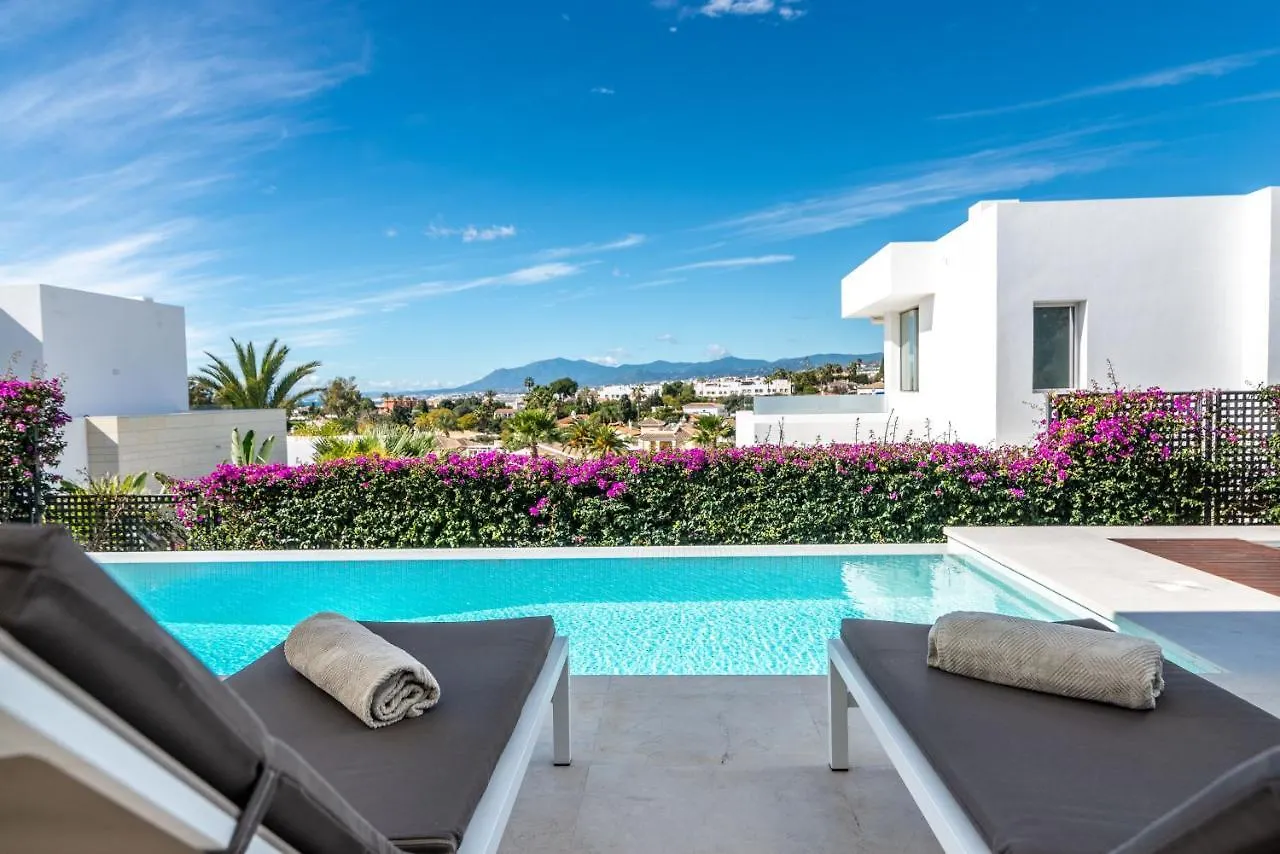 New Luxurious 4-Bdrm Villa Next To Beach/Golf — La Finca Marbella