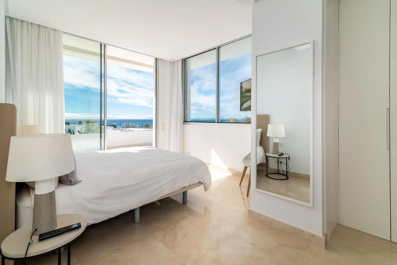 New Luxurious 4-Bdrm Villa Next To Beach/Golf — La Finca Marbella