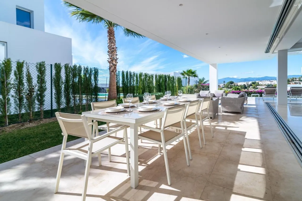 New Luxurious 4-Bdrm Villa Next To Beach/Golf — La Finca Marbella