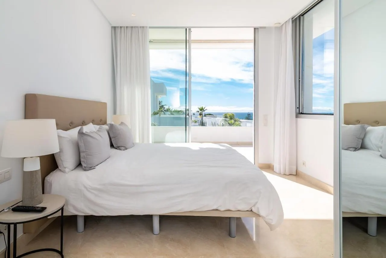New Luxurious 4-Bdrm Villa Next To Beach/Golf — La Finca Marbella