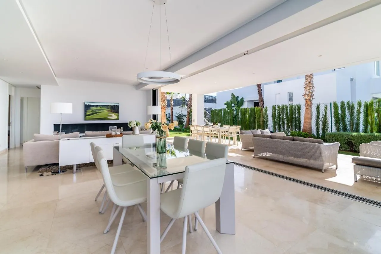 New Luxurious 4-Bdrm Villa Next To Beach/Golf — La Finca Marbella