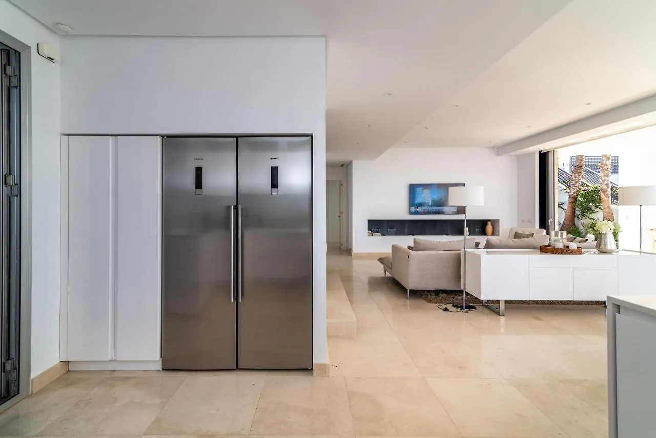 New Luxurious 4-Bdrm Villa Next To Beach/Golf — La Finca Marbella Espanha