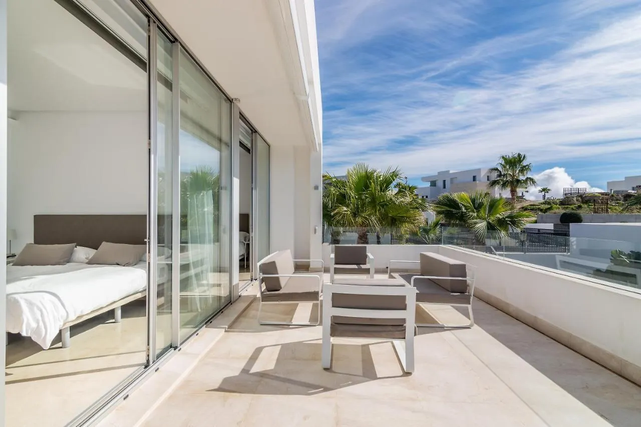 New Luxurious 4-Bdrm Villa Next To Beach/Golf — La Finca Marbella