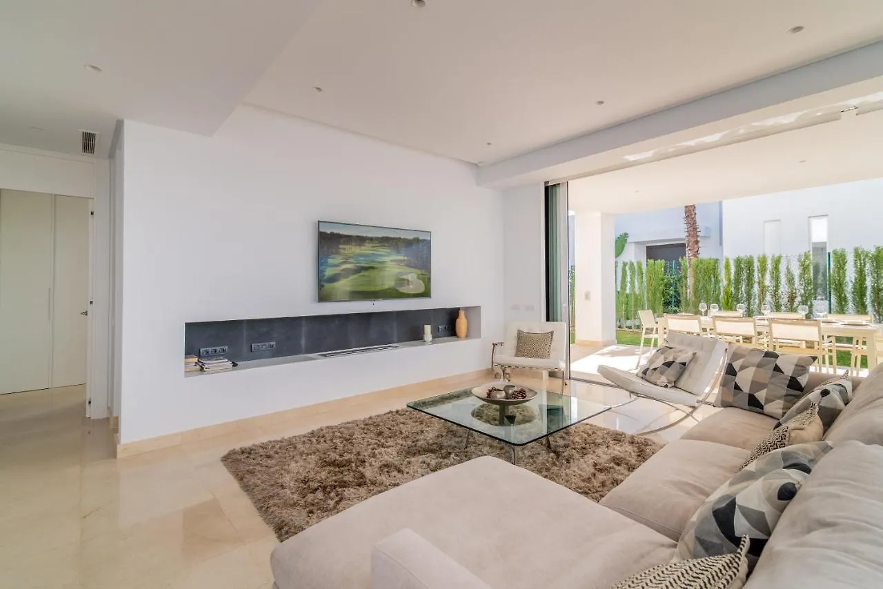 New Luxurious 4-Bdrm Villa Next To Beach/Golf — La Finca Marbella