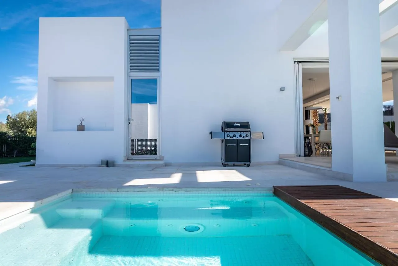 New Luxurious 4-Bdrm Villa Next To Beach/Golf — La Finca Marbella Spain