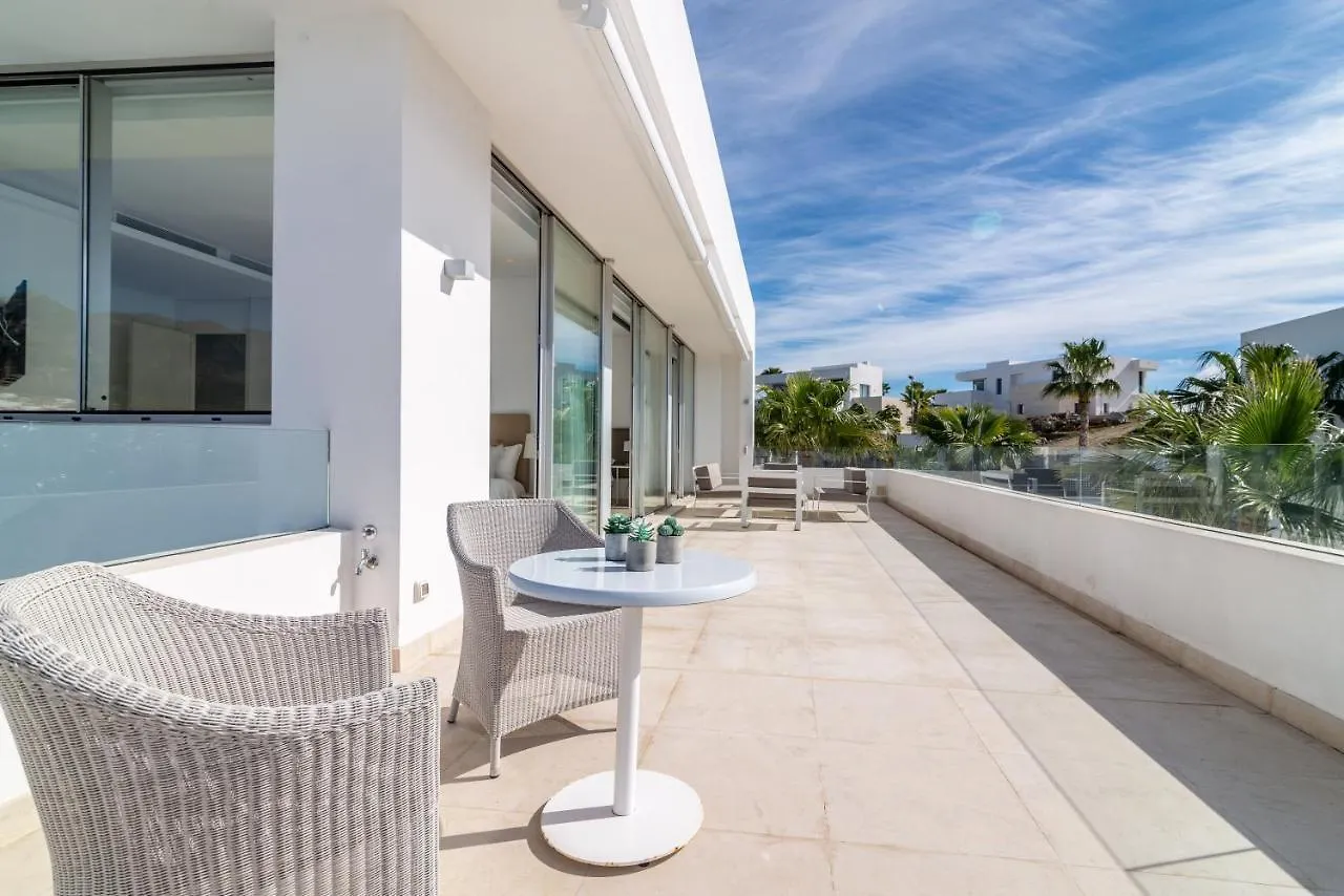 New Luxurious 4-Bdrm Villa Next To Beach/Golf — La Finca Marbella